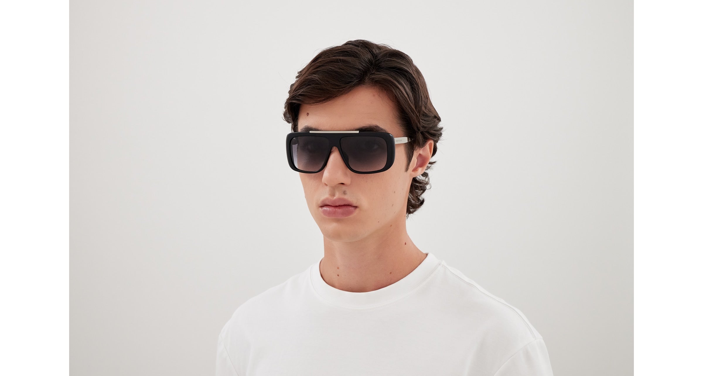 AM0492S 001 Occhiali da sole Alexander McQueen 4
