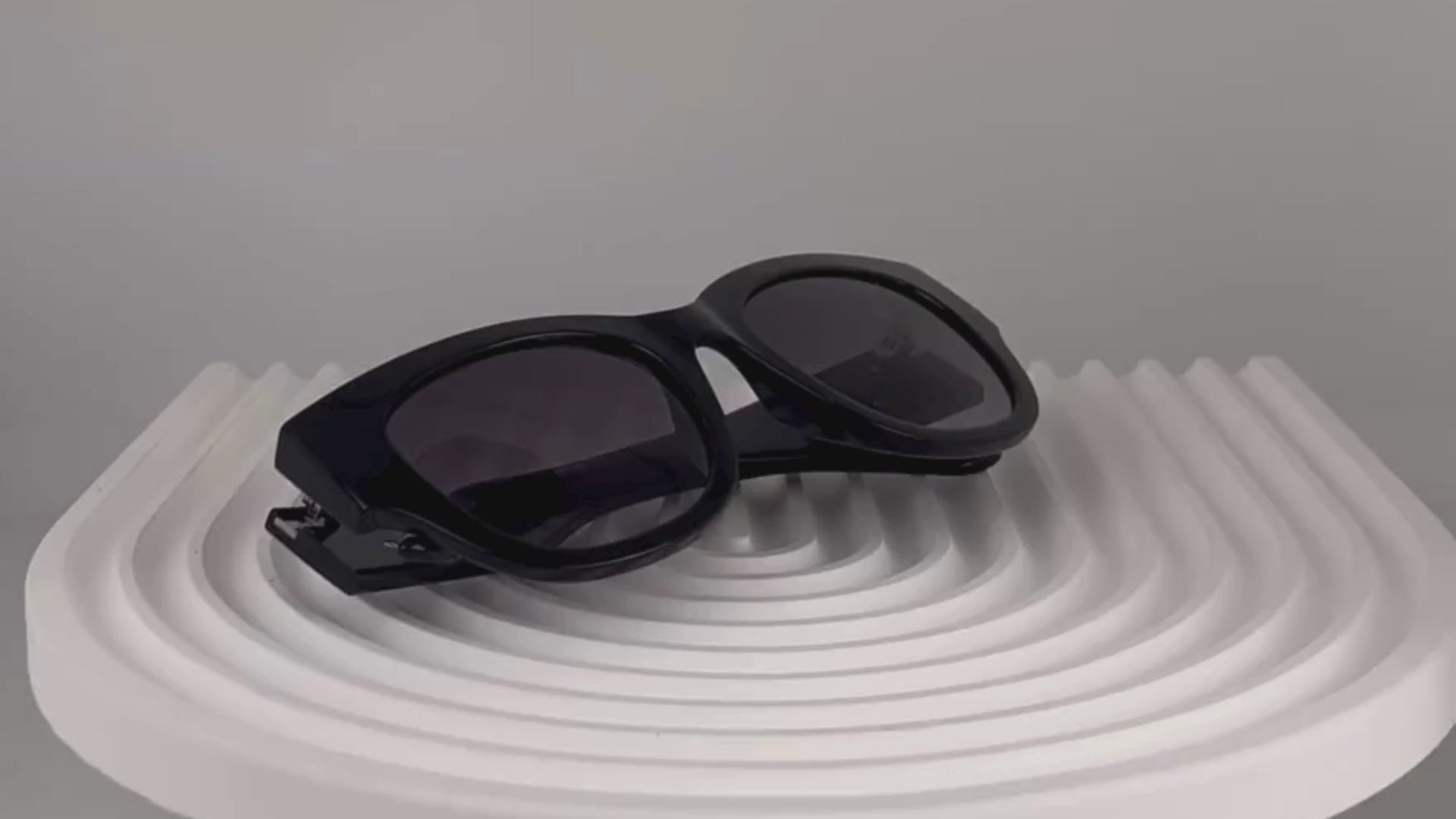 GU7680 01B Occhiali da sole Guess 5