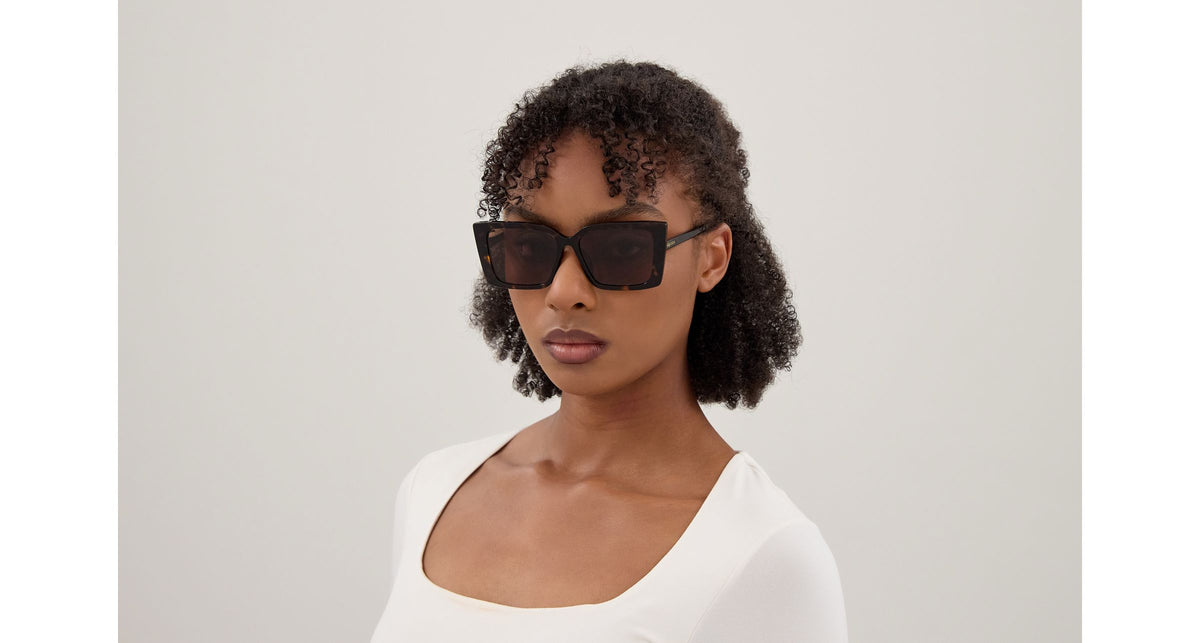 Alexander McQueen AM0578S 002