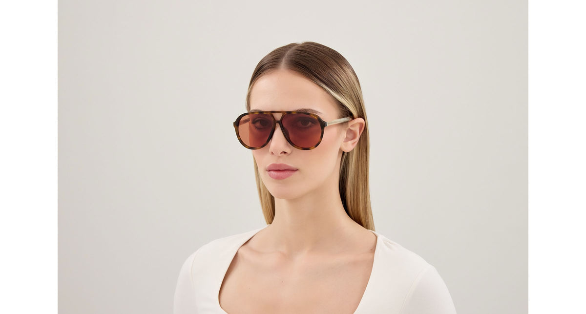 Alexander McQueen AM0586S 002