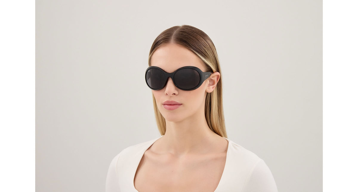 Alexander McQueen AM0592S 001