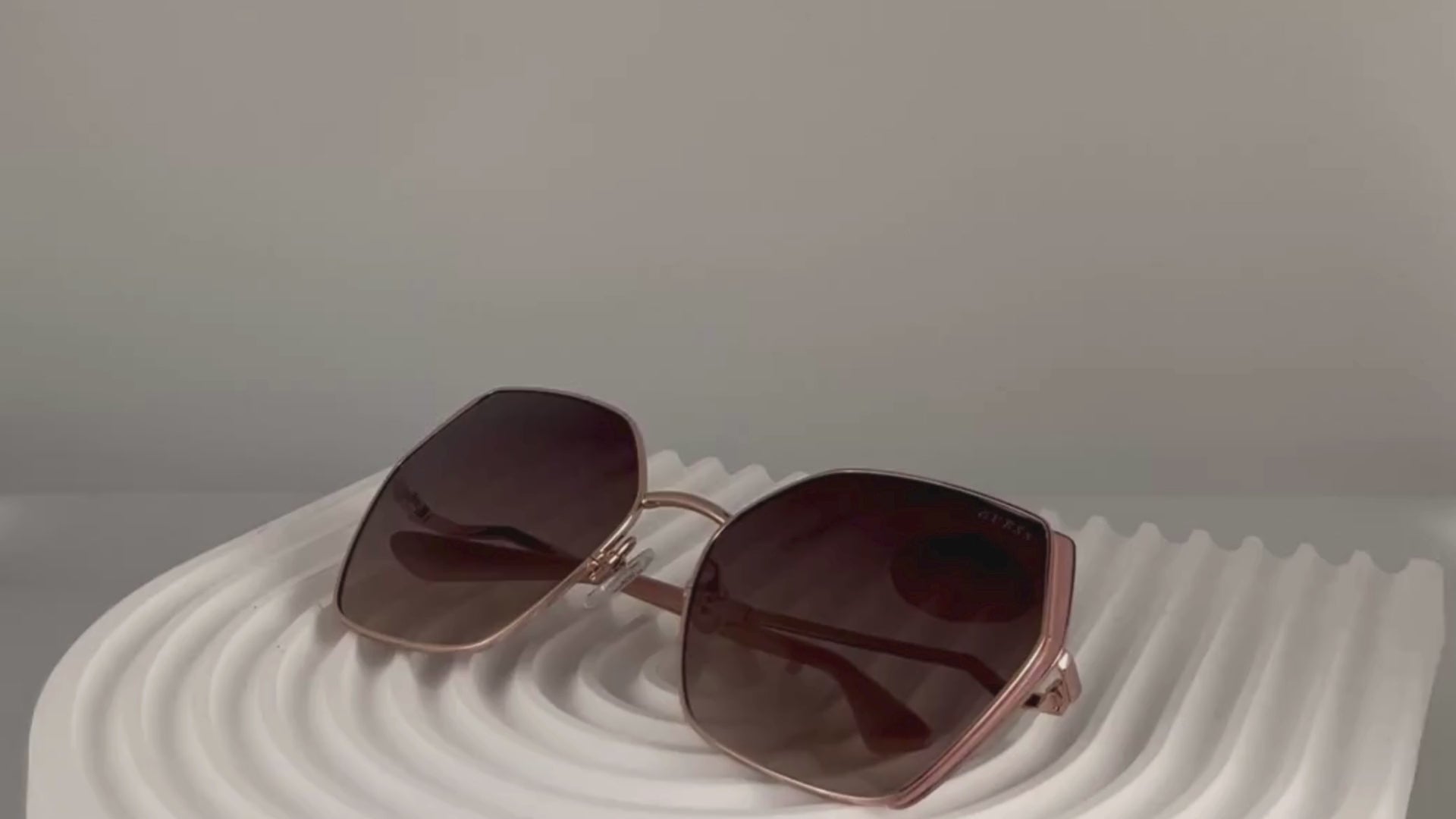 GU7843 28F Occhiali da sole Guess 5