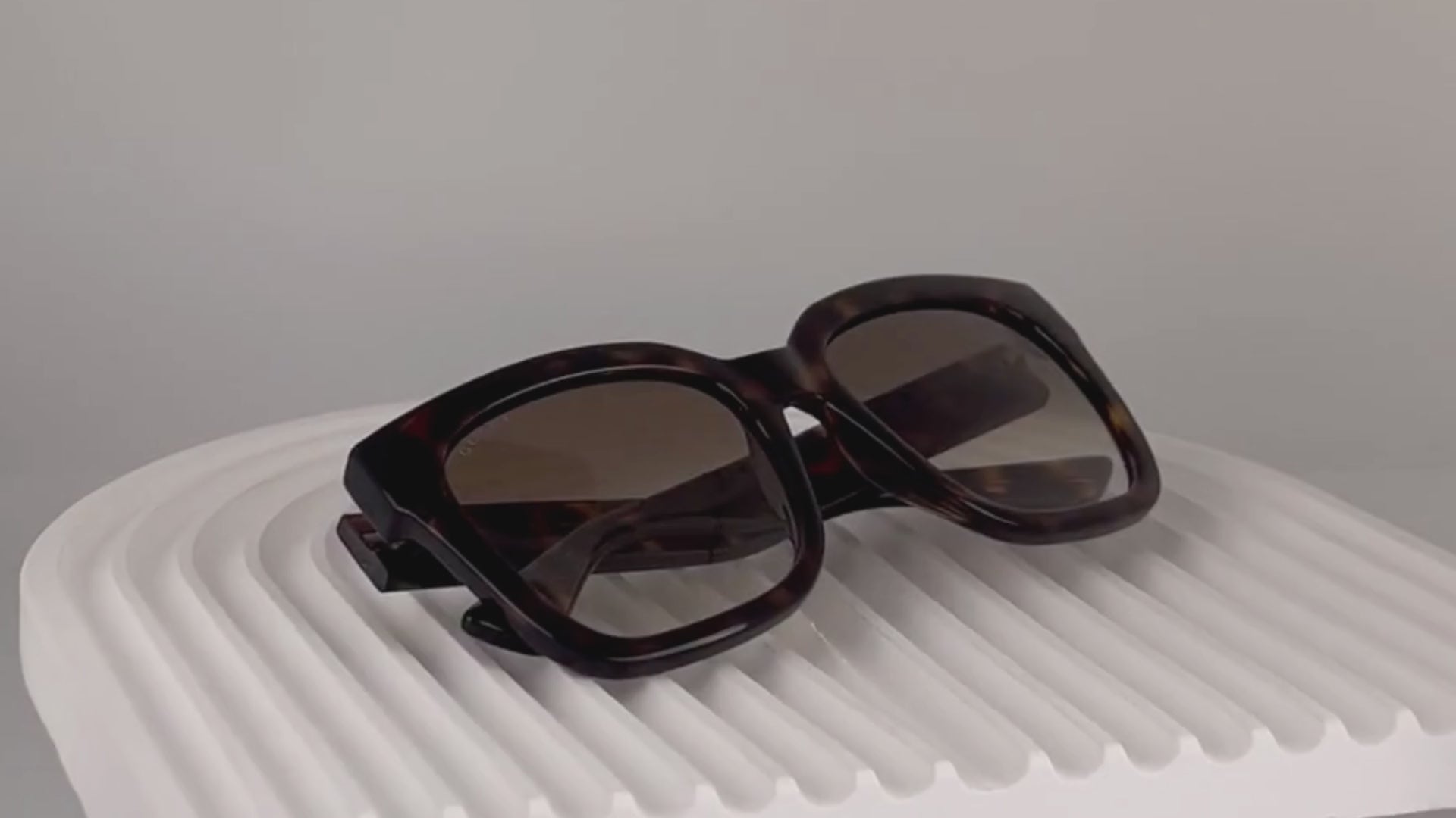 GG1338S 003 Occhiali da sole Gucci 4